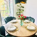 Filmap-apartments-zentrale Lage-boxspringbett-beamer-popcorn-gratis Parkplatz *