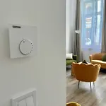 Filmap-apartments-zentrale Lage-boxspringbett-beamer-popcorn-gratis Parkplatz Görlitz
