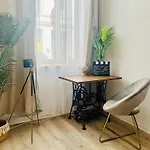 Filmap-apartments-zentrale Lage-boxspringbett-beamer-popcorn-gratis Parkplatz * Görlitz