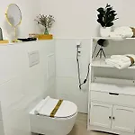 Filmap-apartments-zentrale Lage-boxspringbett-beamer-popcorn-gratis Parkplatz