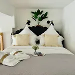 Daire Filmap-apartments-zentrale Lage-boxspringbett-beamer-popcorn-gratis Parkplatz