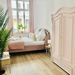 Filmap-apartments-zentrale Lage-boxspringbett-beamer-popcorn-gratis Parkplatz Daire Görlitz