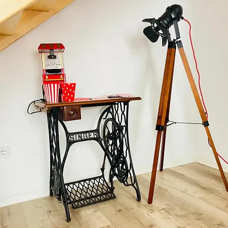 Filmap-apartments-zentrale Lage-boxspringbett-beamer-popcorn-gratis Parkplatz شقة *