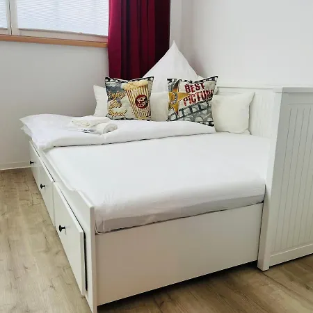 Filmap-apartments-zentrale Lage-boxspringbett-beamer-popcorn-gratis Parkplatz *