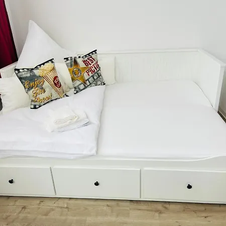 Filmap-apartments-zentrale Lage-boxspringbett-beamer-popcorn-gratis Parkplatz * Görlitz