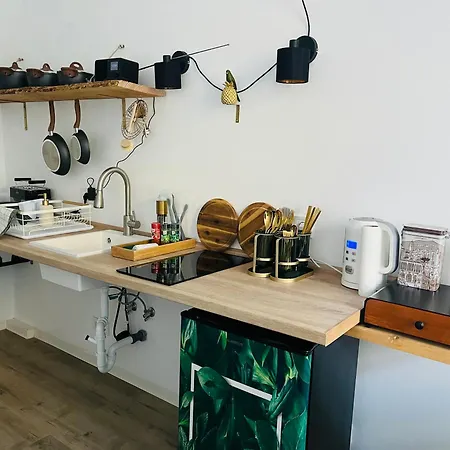 Filmap-apartments-zentrale Lage-boxspringbett-beamer-popcorn-gratis Parkplatz Lägenhet
