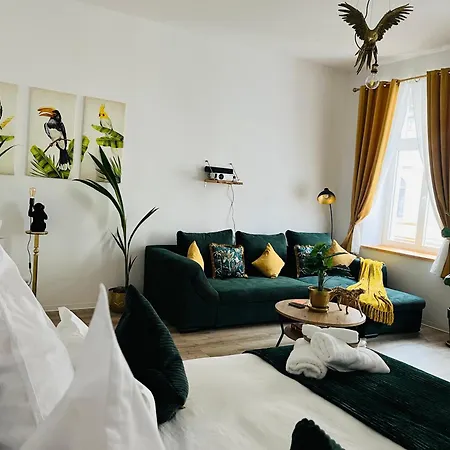 Апартаменты Filmap-apartments-zentrale Lage-boxspringbett-beamer-popcorn-gratis Parkplatz Гёрлиц