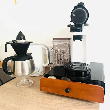 Filmap-apartments-zentrale Lage-boxspringbett-beamer-popcorn-gratis Parkplatz Гёрлиц