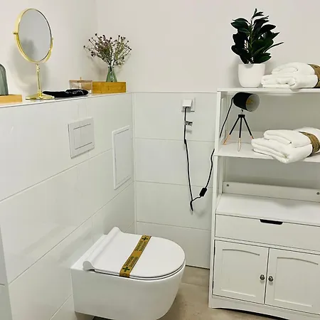 Filmap-apartments-zentrale Lage-boxspringbett-beamer-popcorn-gratis Parkplatz
