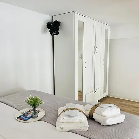 Апартаменты Filmap-apartments-zentrale Lage-boxspringbett-beamer-popcorn-gratis Parkplatz