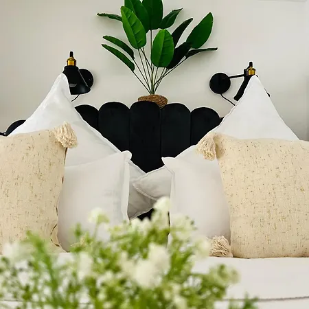 Filmap-apartments-zentrale Lage-boxspringbett-beamer-popcorn-gratis Parkplatz Апартаменты