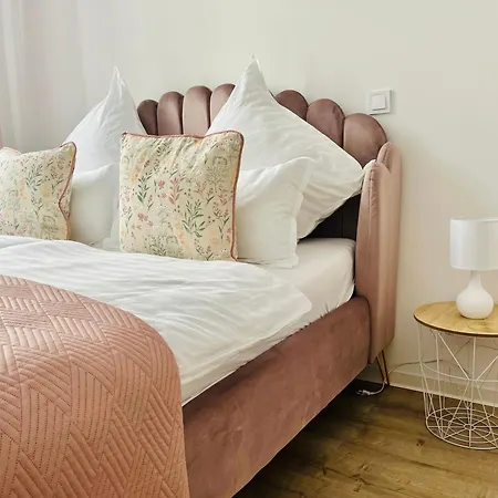 Filmap-apartments-zentrale Lage-boxspringbett-beamer-popcorn-gratis Parkplatz Гёрлиц