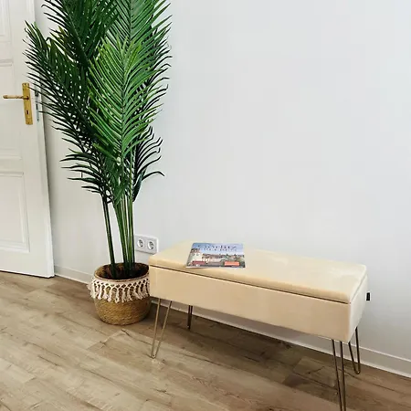 Filmap-apartments-zentrale Lage-boxspringbett-beamer-popcorn-gratis Parkplatz Apartman