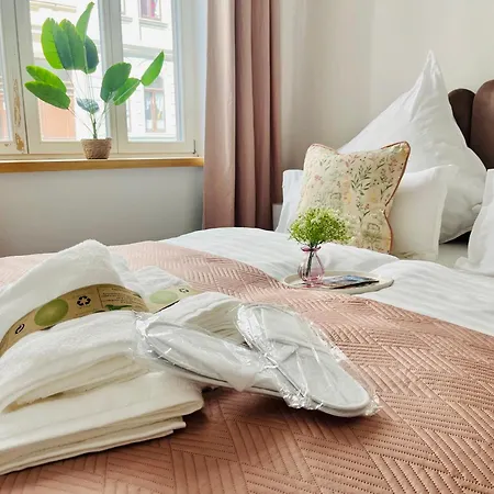 Filmap-apartments-zentrale Lage-boxspringbett-beamer-popcorn-gratis Parkplatz *