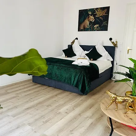 Filmap-apartments-zentrale Lage-boxspringbett-beamer-popcorn-gratis Parkplatz