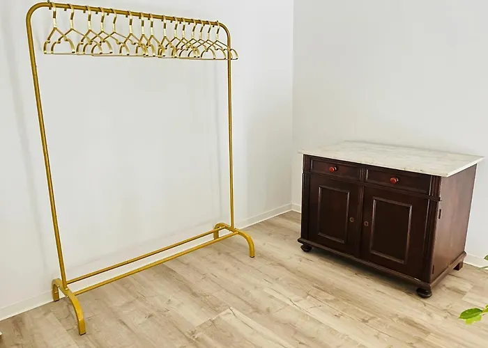 Filmap-apartments-zentrale Lage-boxspringbett-beamer-popcorn-gratis Parkplatz Görlitz