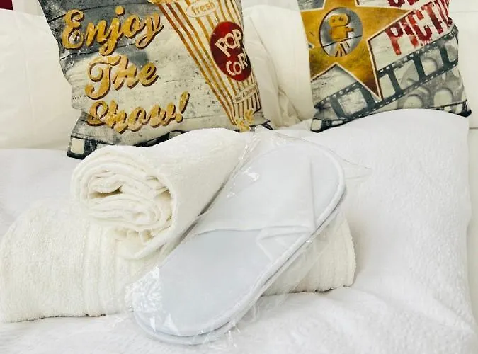 Filmap-apartments-zentrale Lage-boxspringbett-beamer-popcorn-gratis Parkplatz Appartement Görlitz