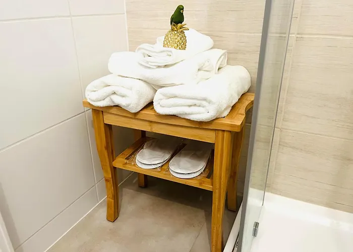 Filmap-apartments-zentrale Lage-boxspringbett-beamer-popcorn-gratis Parkplatz * Görlitz