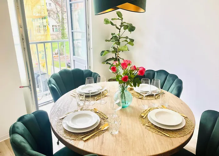 Filmap-apartments-zentrale Lage-boxspringbett-beamer-popcorn-gratis Parkplatz *