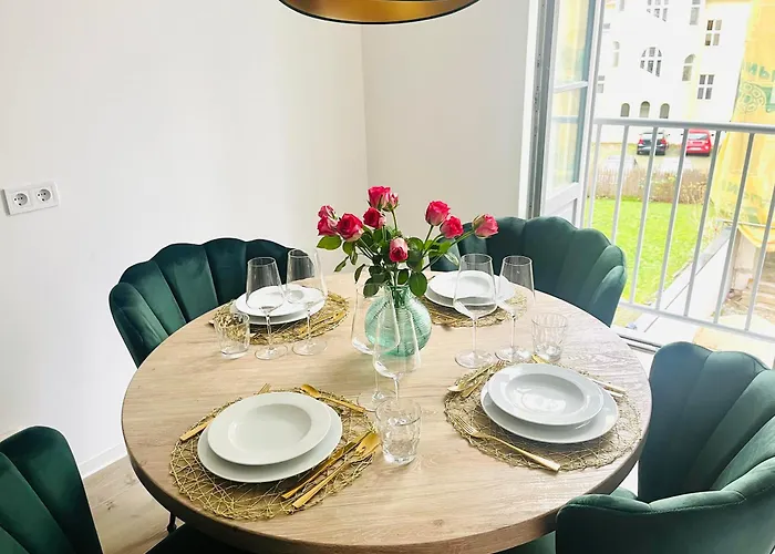 Filmap-apartments-zentrale Lage-boxspringbett-beamer-popcorn-gratis Parkplatz Appartement Görlitz