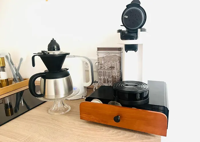 Filmap-apartments-zentrale Lage-boxspringbett-beamer-popcorn-gratis Parkplatz Görlitz