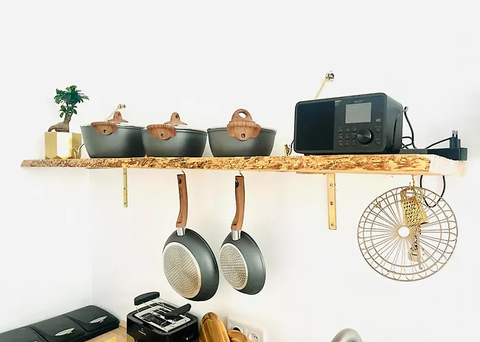 Filmap-apartments-zentrale Lage-boxspringbett-beamer-popcorn-gratis Parkplatz Appartement