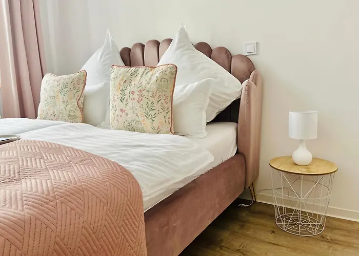 Filmap-apartments-zentrale Lage-boxspringbett-beamer-popcorn-gratis Parkplatz Görlitz